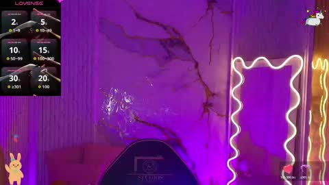 peachy_tay online show from April 17, 11:01 am