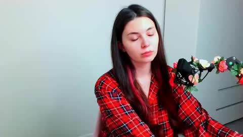 Peachy online show from December 19, 4:32 pm