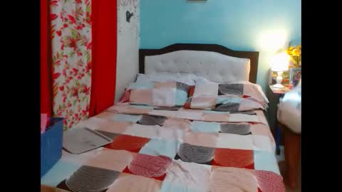 pearlaofasia21 online show from January 8, 7:45 am