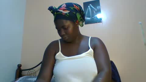 Snapshot of pearls997 chatting on February 12, 7:23 am pearls997 online show from February 12, 7:23 am