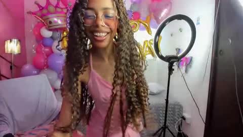 Snapshot of peneelopeecute chatting on December 10, 6:38 pm peneelopeecute online show from December 10, 6:38 pm
