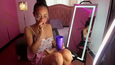 Snapshot of peneelopeecute chatting on January 11, 3:31 pm peneelopeecute online show from January 11, 3:31 pm