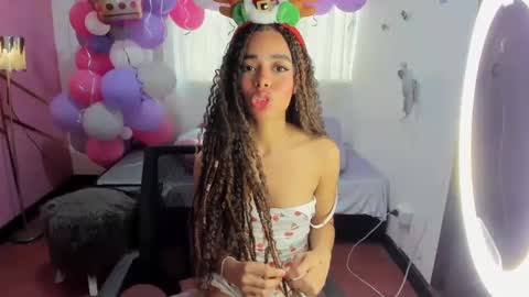 Snapshot of peneelopeecute chatting on December 16, 5:22 pm peneelopeecute online show from December 16, 5:22 pm