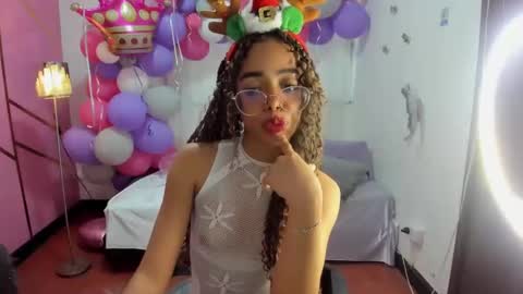 Snapshot of peneelopeecute chatting on December 23, 10:12 pm peneelopeecute online show from December 23, 10:12 pm