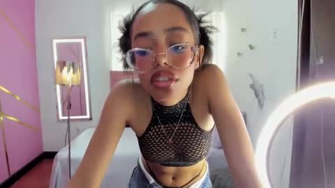 Snapshot of peneelopeecute chatting on January 7, 5:53 pm peneelopeecute online show from January 7, 5:53 pm