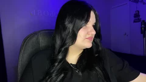 penny_perry online show from April 18, 6:43 pm