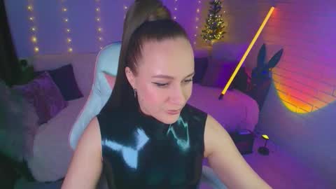 Dia  online show from March 3, 11:44 pm