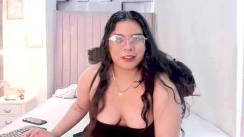 persefonemendoza online show from October 10, 12:21 pm