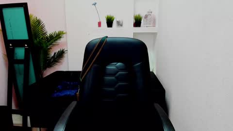 horror flying on the wings of the night.... online show from January 26, 5:45 am