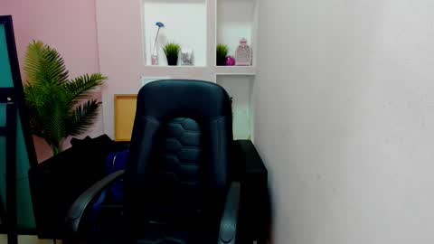 horror flying on the wings of the night.... online show from September 22, 6:39 pm