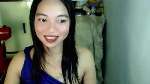 petite_mary69 online show from April 18, 10:51 am
