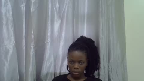 petite_melan online show from November 1, 5:33 am