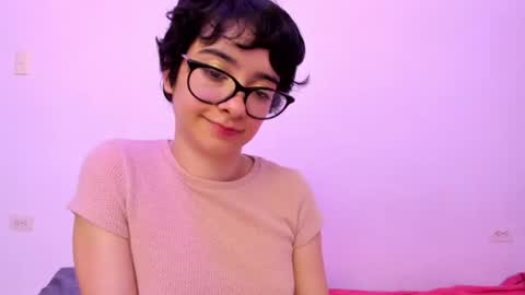 Lunna online show from July 7, 3:31 am