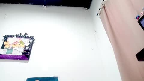 danna online show from November 23, 1:13 pm