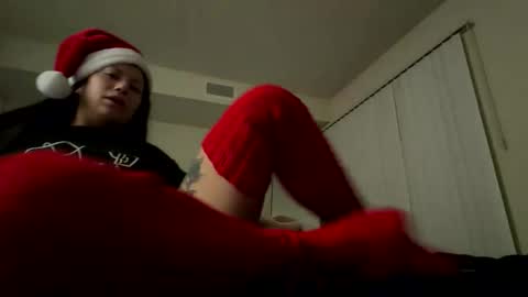 petitelatinamama online show from December 14, 9:59 am