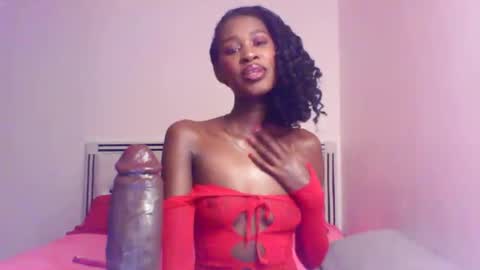 QueP online show from April 13, 6:20 pm