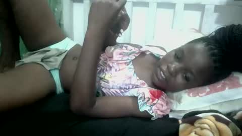 petitesweetchiq online show from September 17, 11:03 pm