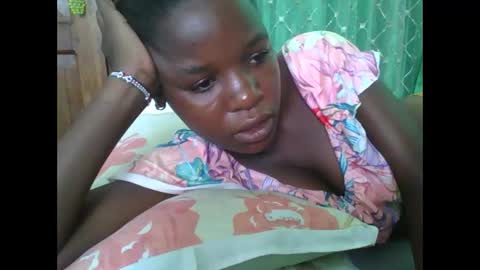 petitesweetchiq online show from December 23, 8:29 am