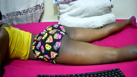 petitetasha online show from October 16, 11:35 am