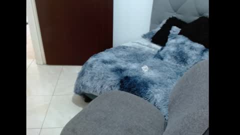 Nahomi  online show from October 3, 12:32 pm