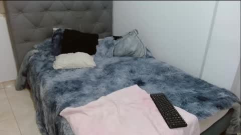 Nahomi  online show from September 23, 1:31 pm