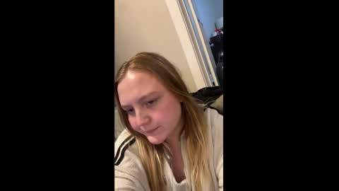 Snapshot of phatassblond chatting on January 18, 1:30 am PhatAssBlond online show from January 18, 1:30 am