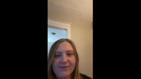 Snapshot of phatassblond chatting on January 14, 6:38 pm PhatAssBlond online show from January 14, 6:38 pm