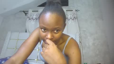 phoebe online show from February 18, 8:30 pm