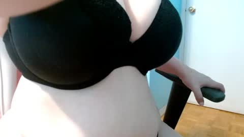 Phoebe online show from April 19, 5:46 pm