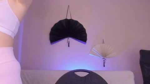 phoenixx_x online show from April 11, 11:41 pm