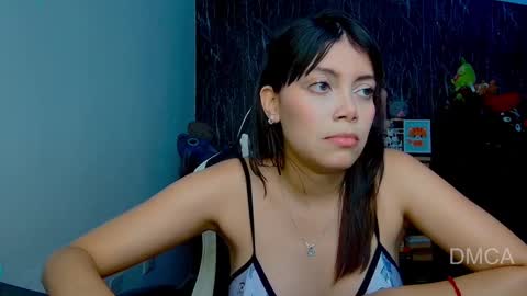 Snapshot of piixiie_d_oll chatting on February 14, 3:00 am Andrea G online show from February 14, 3:00 am