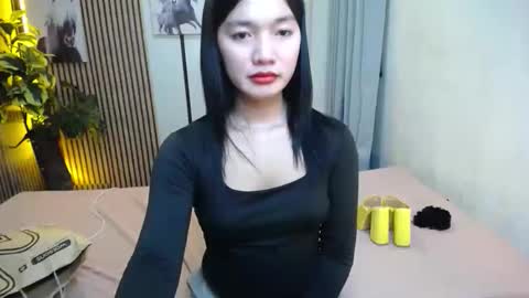 Shenna online show from November 20, 4:52 pm