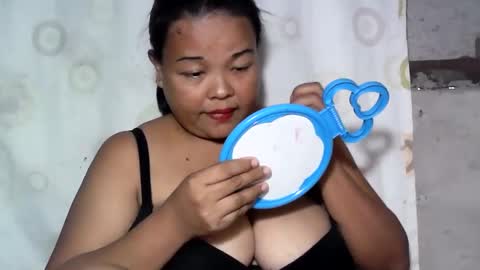 Snapshot of pinay_yummy28 chatting on January 17, 6:36 am pinay_yummy28 online show from January 17, 6:36 am