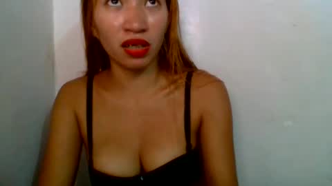 Snapshot of pinaybeauty_25 chatting on February 3, 10:14 am im jane online show from February 3, 10:14 am