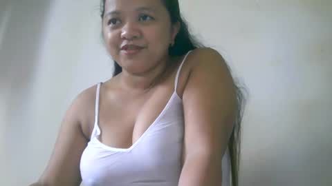 Snapshot of pinaybigboobs4u chatting on March 1, 8:23 am pinaybigboobs4u online show from March 1, 8:23 am
