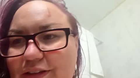 pincheguera online show from December 1, 3:26 pm