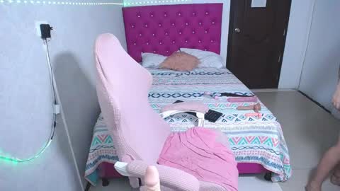 pink_fox03 online show from April 19, 2:50 pm