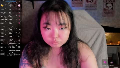 Im Liy... Nice to meet you  thumb up me please its important online show from December 2, 11:00 am