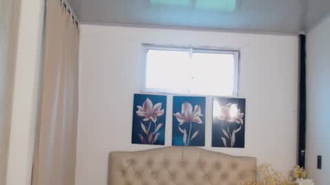 pinky_f00x online show from December 3, 9:06 pm