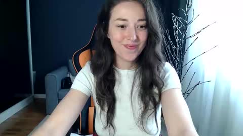 piscesgirl06 online show from October 16, 6:16 am