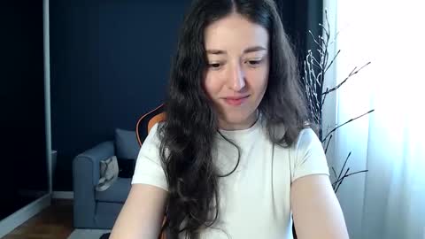 piscesgirl06 online show from April 17, 4:58 am