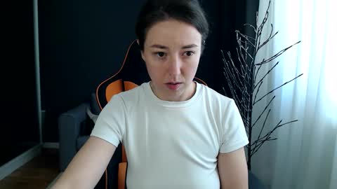 piscesgirl06 online show from October 30, 6:38 am