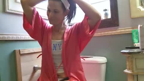 PixieLuxXx online show from April 6, 1:01 pm