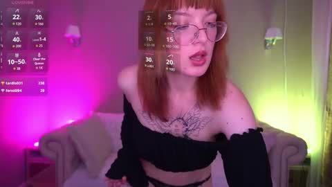 pixiepeachh online show from November 23, 7:43 am