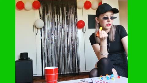 Lynn online show from February 19, 1:39 pm