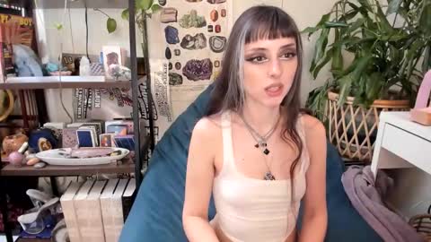 Goddess Pluto online show from February 4, 9:51 pm