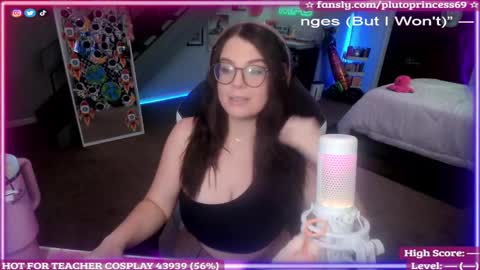 Snapshot of plutoprincess69 chatting on September 18, 5:39 am Pluto Princess online show from September 18, 5:39 am