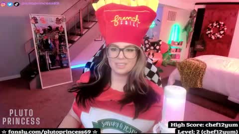 Snapshot of plutoprincess69 chatting on October 5, 3:55 am Pluto Princess online show from October 5, 3:55 am