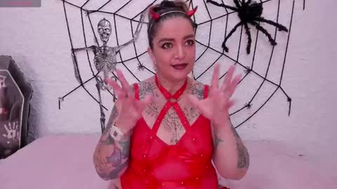 poisson_ivy_ online show from October 25, 11:44 pm