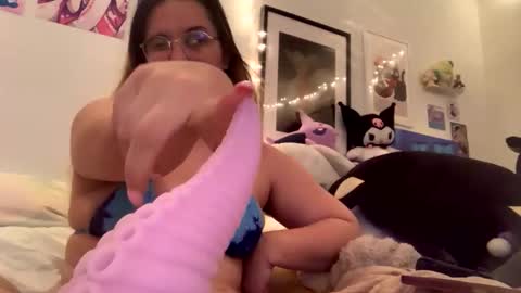 sweet angel baby  online show from April 25, 7:33 am